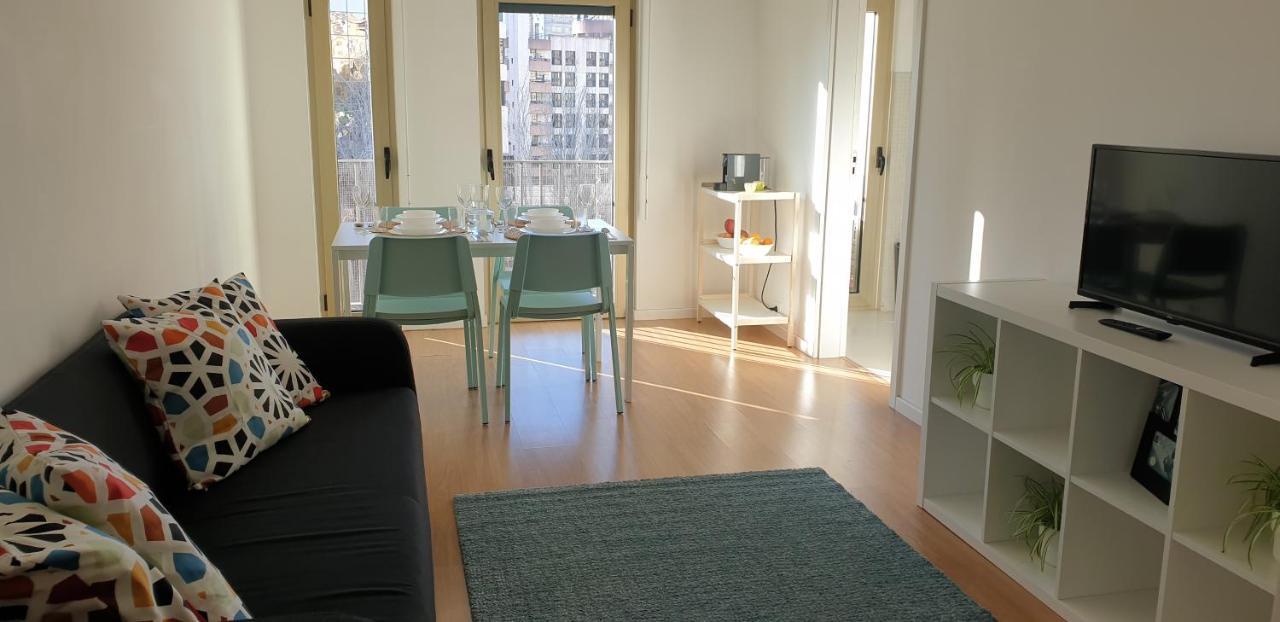 Ferienwohnung 5Min Walk From Subway Station & Free Parking Lissabon Exterior foto